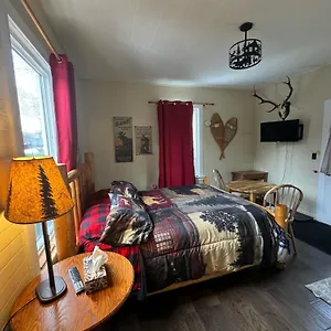 https://holiday-lodge-cabins.banff-hotel.com