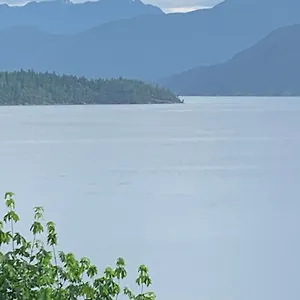 Shoreside Private Homestay